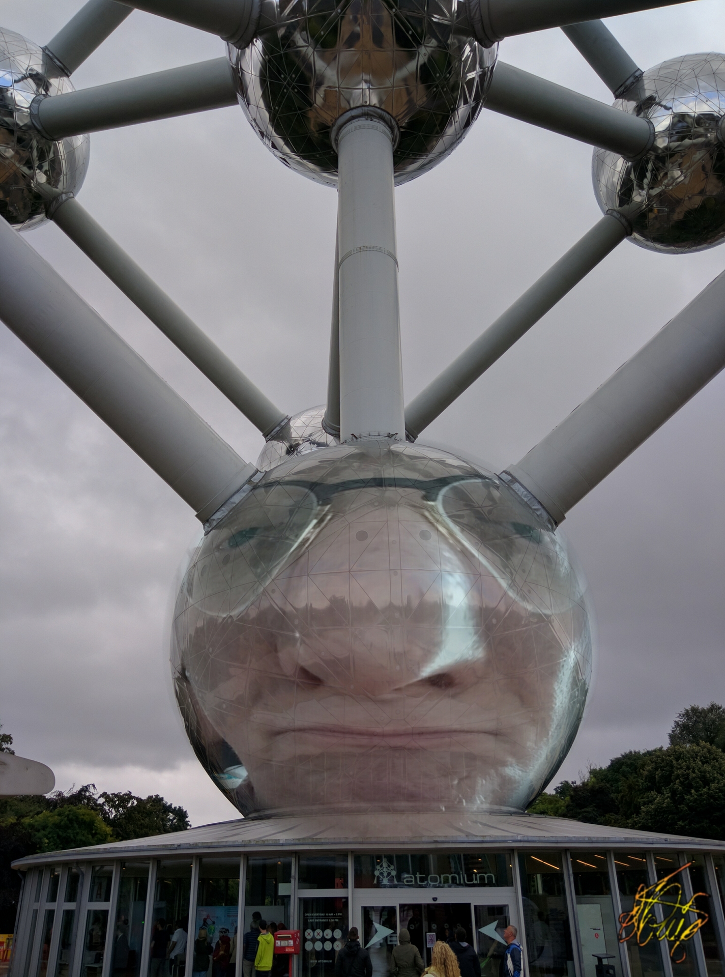 Jo a l'Atomium